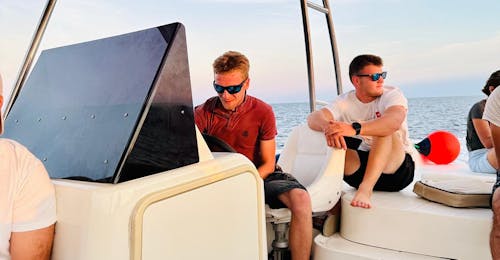 Boottocht naar Vis eiland en Stiniva baai vanuit Komiža met Kaukal Excursions Komiza Boottocht naar Vis eiland en Stiniva baai vanuit Komiža met Kaukal Excursions Komiza.