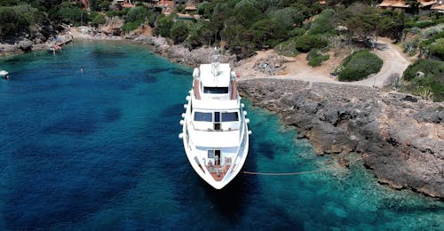 Paseo en barco a la isla del Giglio y Giannutri con almuerzo con Maregiglio Argentario Paseo en barco a la isla del Giglio y Giannutri con Maregiglio Argentario.