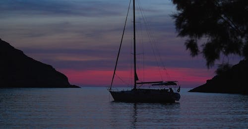 Private Segeltour rund um Souda mit Schnorcheln und Mittagessen mit Perseus Sailing Cruises Souda.