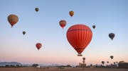 Hot Air Balloon Rides vertical tile (c) Shutterstock - 1