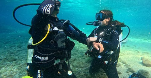 Corso di immersione (SSI) a Lloret de Mar per principianti con Dolphins Diving Center.