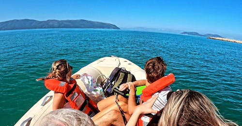 Bootstour von Vlora - Insel Sazan & Schwimmen mit BoatVentours Vlore Bootstour von Vlora - Insel Sazan & Schwimmen mit BoatVentours Vlore.